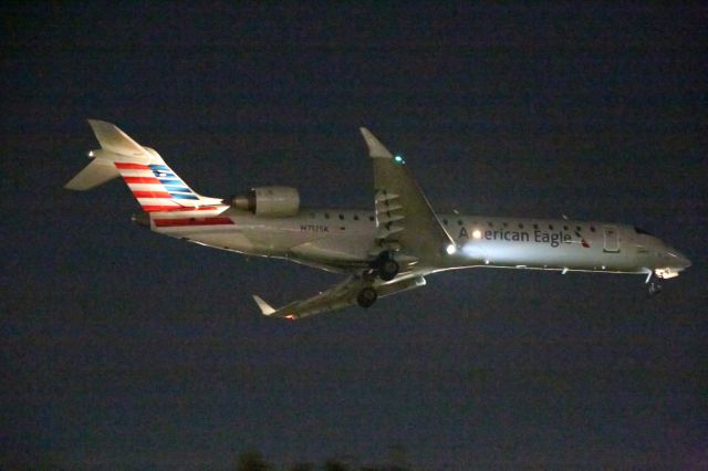 Canadair Regional Jet CRJ-700 (N712SK)