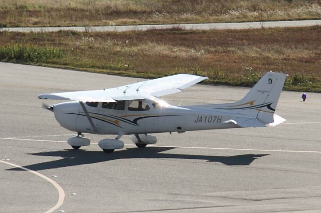 Cessna Skyhawk (JA107H)