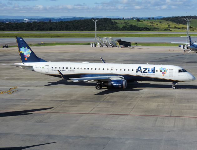 EMBRAER 195 (PR-AYW)
