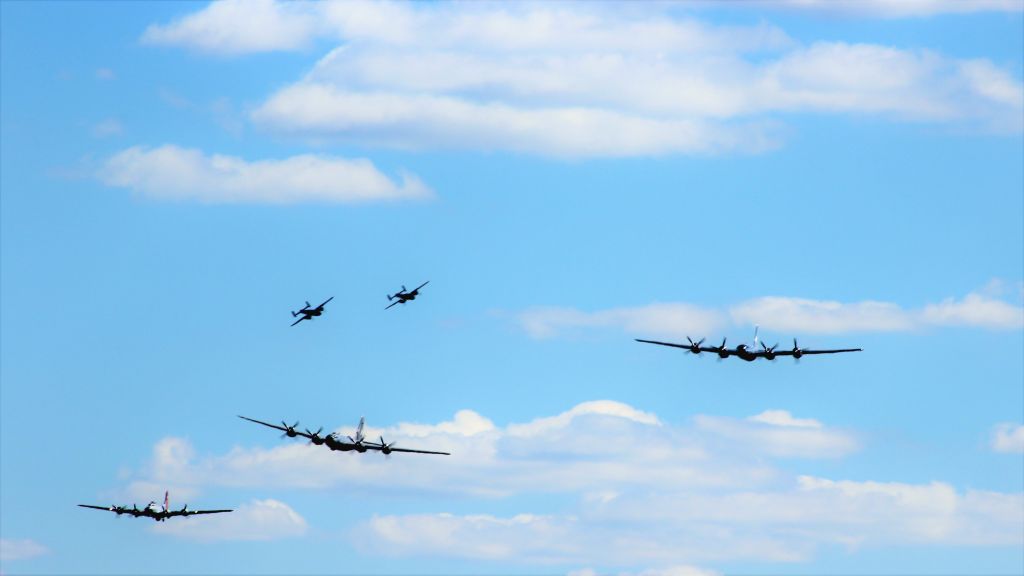 Boeing B-29 Superfortress (N69972) - Doc escorted by 4 other Bombers.............
