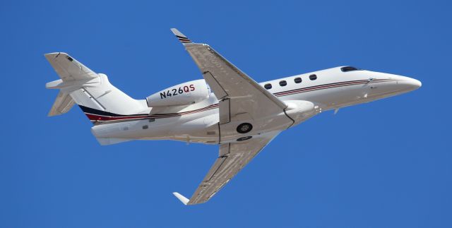 Embraer Phenom 300 (N426QS)