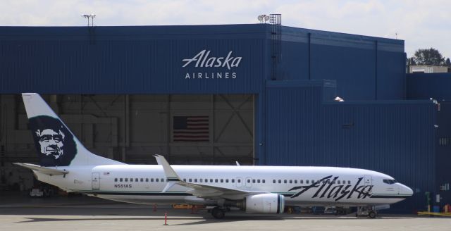 Boeing 737-800 (N551AS)