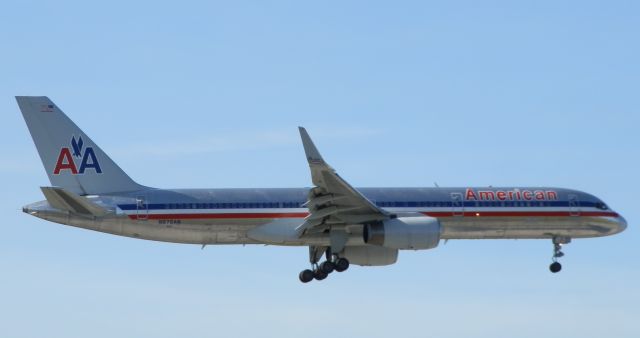 Boeing 757-200 (N676AN)