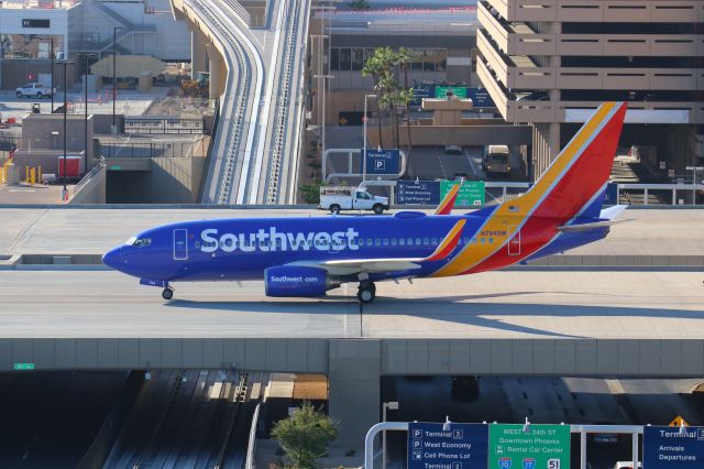 Boeing 737-700 (N794SW)
