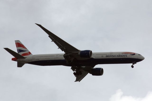 BOEING 777-300ER (G-STBG) - This B77W operating BAW flight 173 LHR-JFK diverted to BOS due to severe weather caused by Hurricane/Tropical Storm Isaias on 8/4/20.Plane is seen on final approach to Boston Logan's runway 15R. 