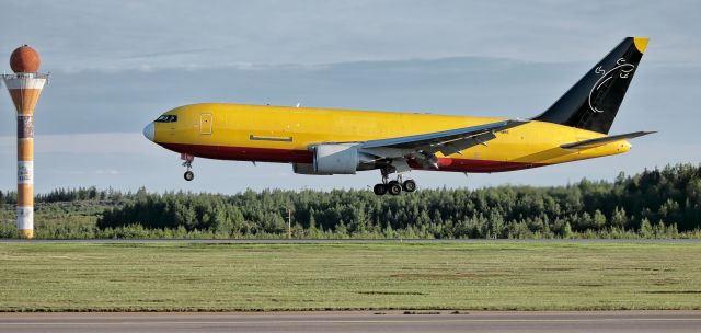 BOEING 767-200 (SP-MRE) - SkyTaxi Boeing 767-281(BDSF)