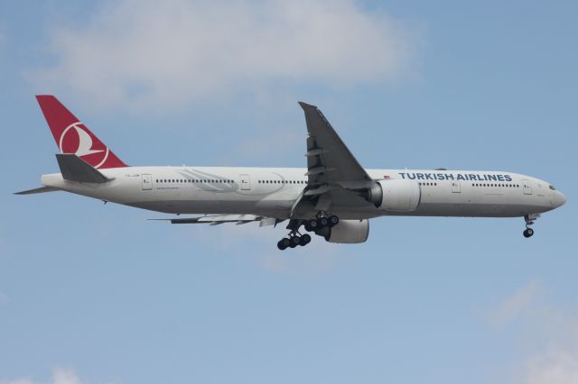BOEING 777-300ER (TC-JJM)