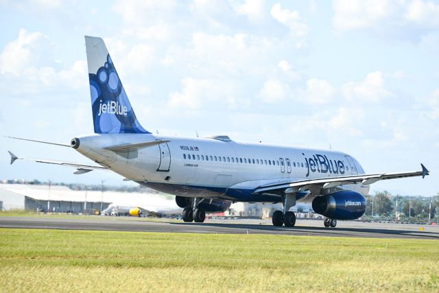 Airbus A320 (N506JB)