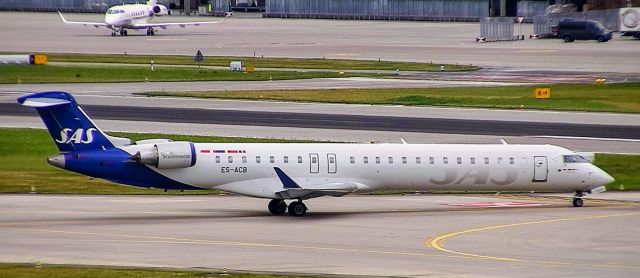 Canadair Regional Jet CRJ-900 (ES-ACB) - ESACB28062022ZRH.jpg