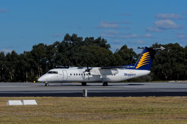 de Havilland Dash 8-300 (VH-XFW)