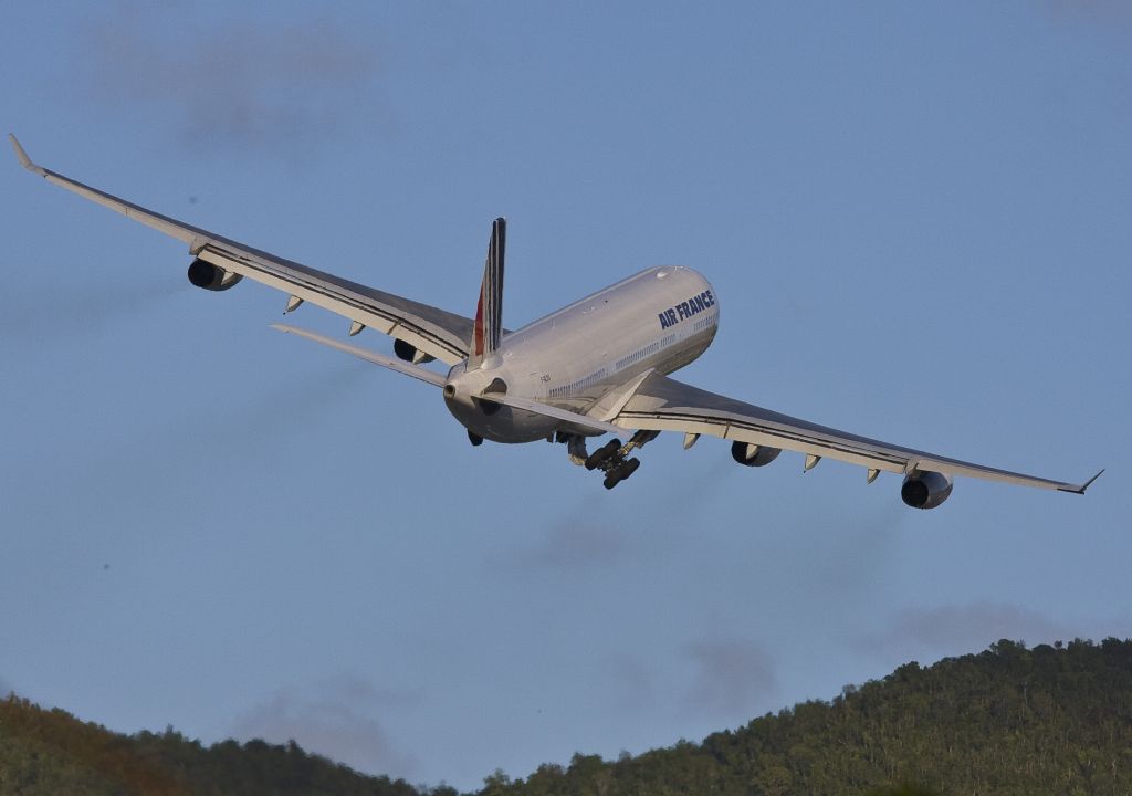 Airbus A340-300 (F-GLZJ)