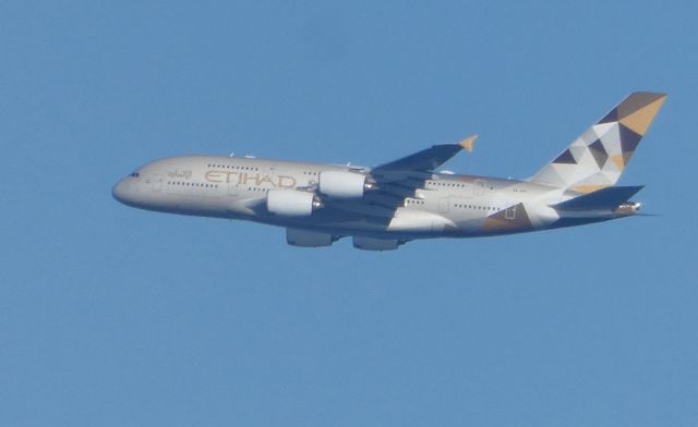 Airbus A380-800 (A6-APB) - On approach is this 2014 Ethiad Airbus A380-861 in the Autumn of 2019.