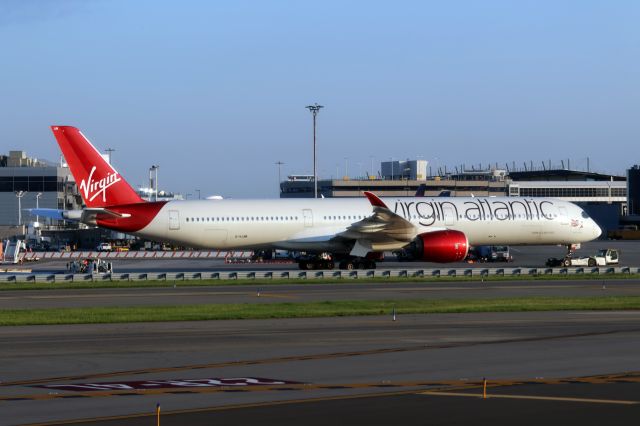 Airbus A350-1000 (G-VJAM)