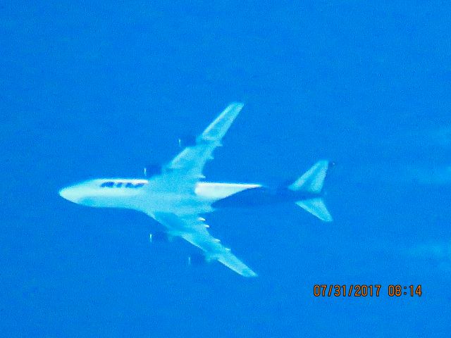 Boeing 747-400 (N464MC)