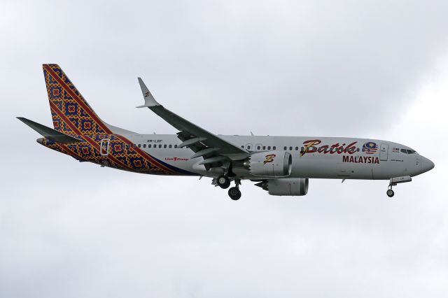 Boeing 737 MAX 8 (9M-LRF)