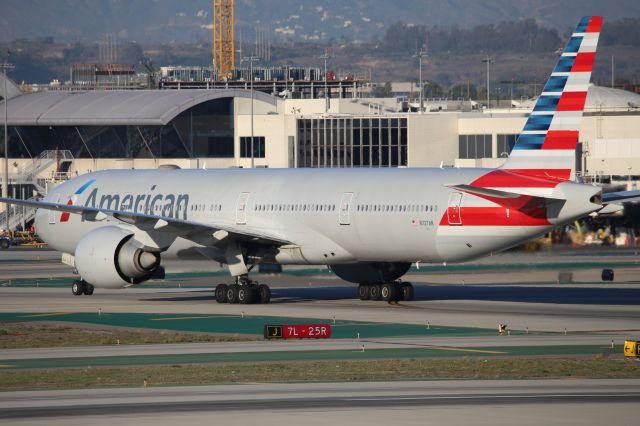 BOEING 777-300ER (N727AN)