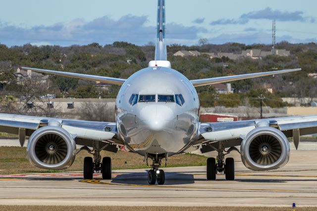 Boeing 737-800 (N973AN)