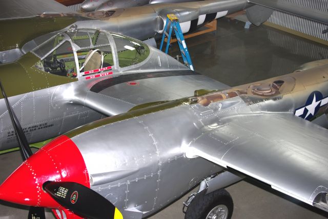 42-6981 — - Allied Fighters P38L Honey Bunny