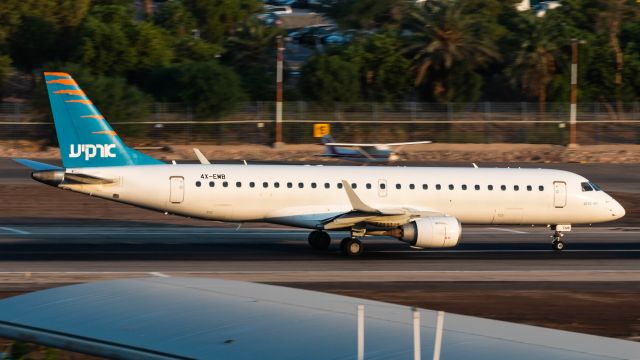 Embraer ERJ-190 (4X-EMB)