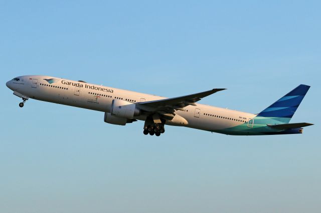 BOEING 777-300 (PK-GIH)