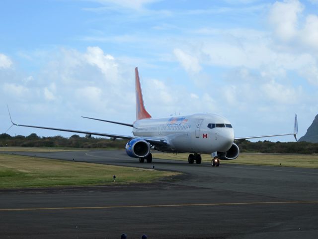 Boeing 737-800 (C-GNCH)