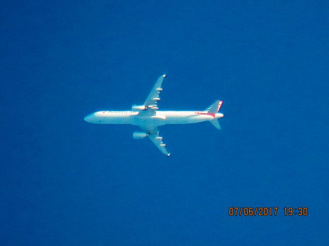 Airbus A321 (N982VJ)