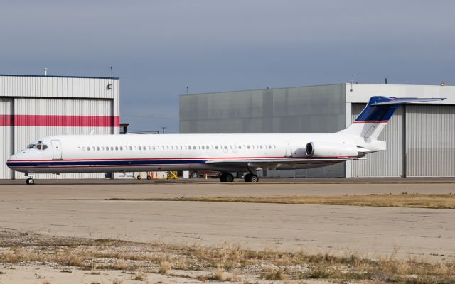 McDonnell Douglas MD-81 (N682RW)