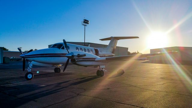 Beechcraft Super King Air 200 (N500CR)