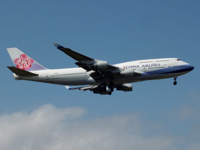 Boeing 747-400 (B-18201)