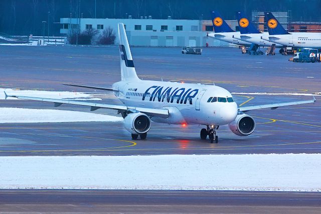 Airbus A320 (OH-LXK)