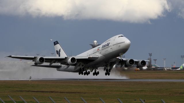 Boeing 747-200 (EP-IAG) - 24/06. Have a nice day.