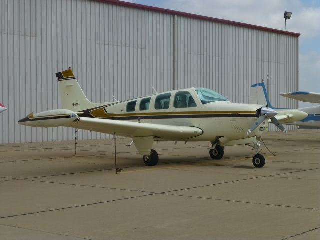 Beechcraft Bonanza (36) (N6679T)