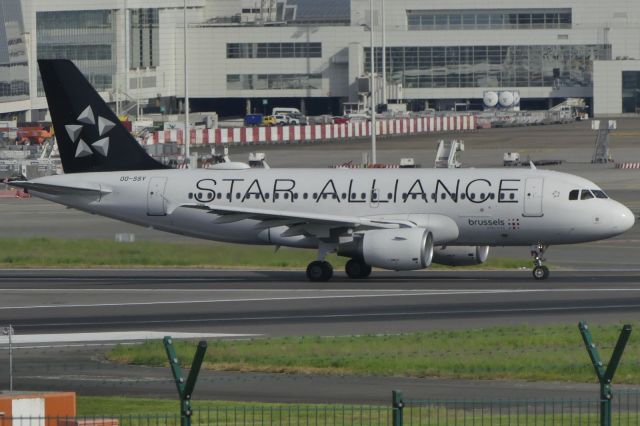 Airbus A319 (OO-SSY)