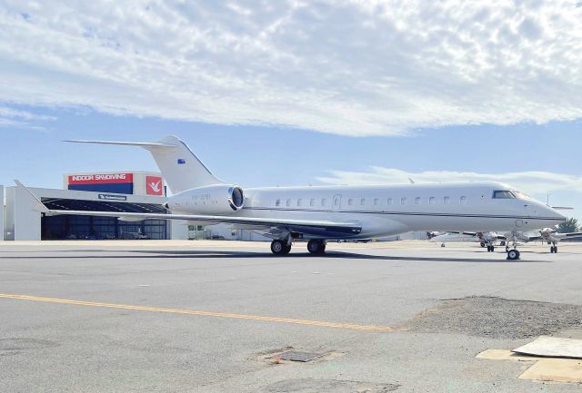 Bombardier Global Express (VH-8MR)