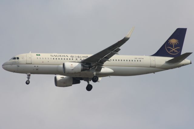 Airbus A320 (HZ-AS74)