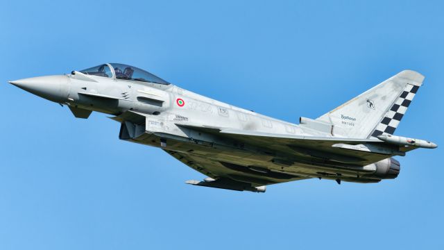 APJ7304 — - low pass 