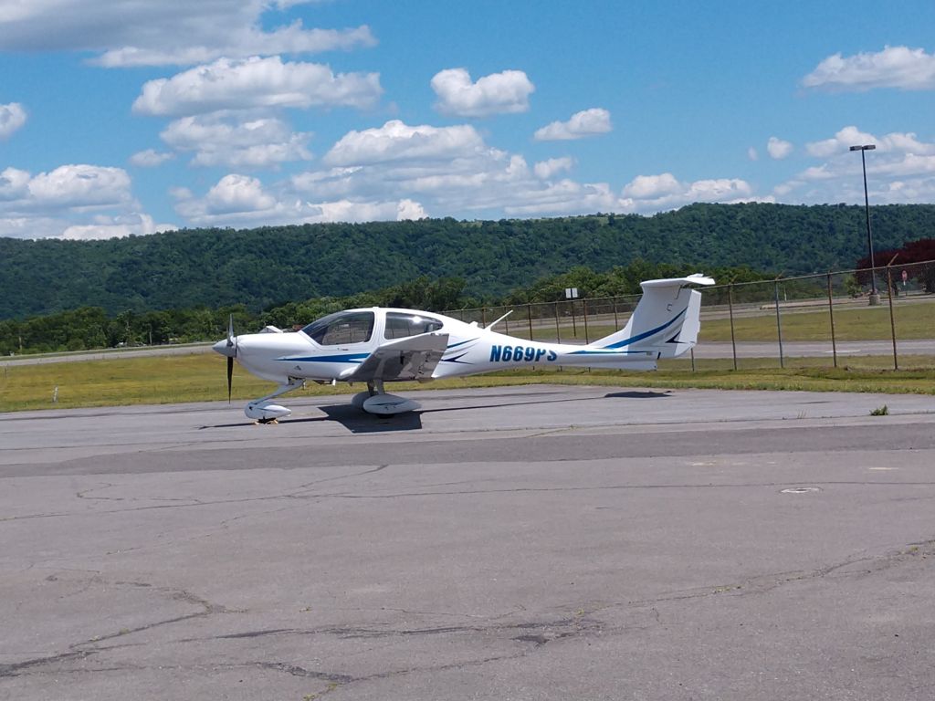 Diamond Star (N669PS)