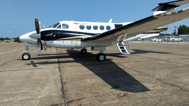 Beechcraft Super King Air 200 (N53AR) - Hurricane Harvey Relief Aircraft