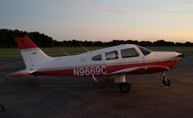 Piper Cherokee (N9669C) - Cherokee in the sunset