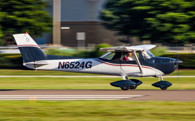 Cessna Commuter (N6524G)