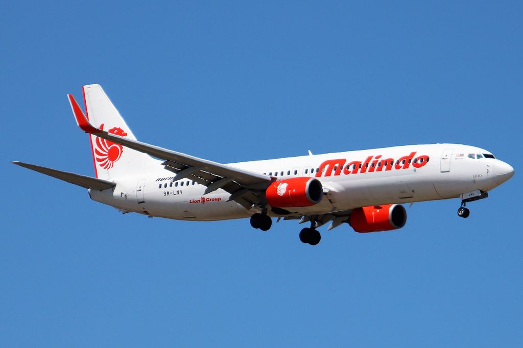 Boeing 737-800 (9M-LNV)