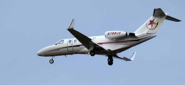 Cessna Citation CJ2+ (N788JS) - On short final is this 2004 Cessna Citation 525A in the Winter of 2023.