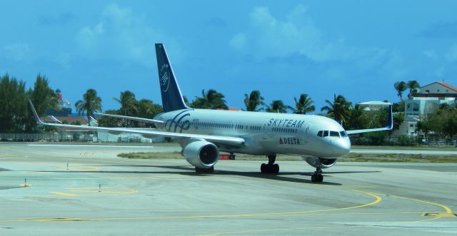 Boeing 757-200 (N659DL)