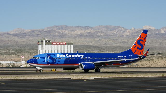 Boeing 737-800 (N806SY)