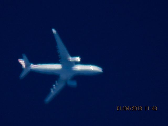 Airbus A330-200 (N290AY)