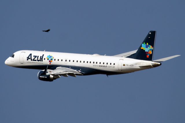 Embraer ERJ-190 (PR-AZG)