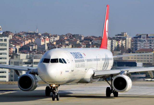 Airbus A321 (TC-JMJ)
