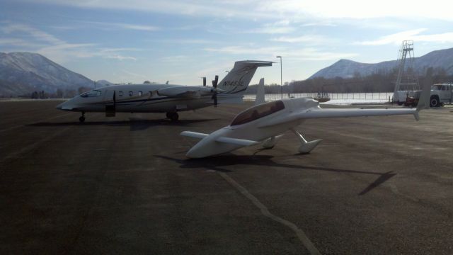 RUTAN VariEze (N191AL) - Parked in front of a Piaggio Avanti