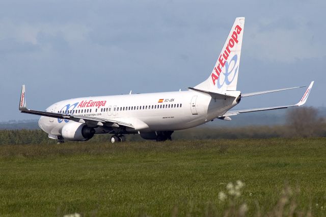 Boeing 737-800 (EC-JBK) - Air Europa B737-85P(WL) (EC-JBK) "lined up" & ready to depart NCL. (Photo May 2007)