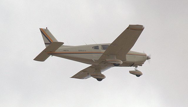 Piper Cherokee (N8071Y)